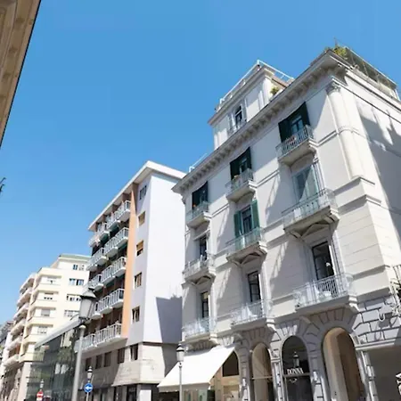 Palazzo Olimpia - Luxury Retreat アパート サレルノ