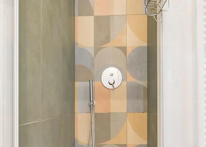 公寓 Palazzo Olimpia - Luxury Retreat 萨莱诺